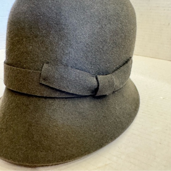 Vintage Philip Treacy London 100% Angora Crusha Cloche Gray Hat NEW Luxury main image 9